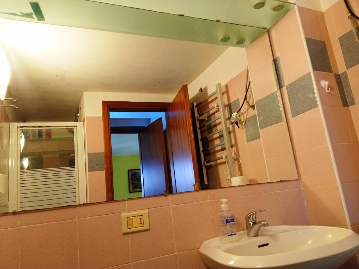 Cute Little Flat With View, 20 Mins To Bgy Airport Lägenhet Pradalunga Exteriör bild