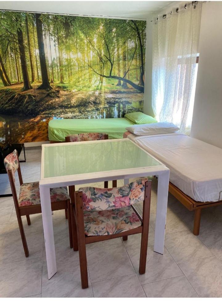 Cute Little Flat With View, 20 Mins To Bgy Airport Lägenhet Pradalunga Exteriör bild